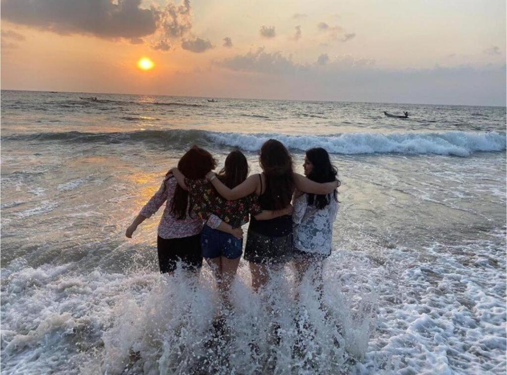 La Bay Luxury Beach Bungalow Puducherry Buitenkant foto