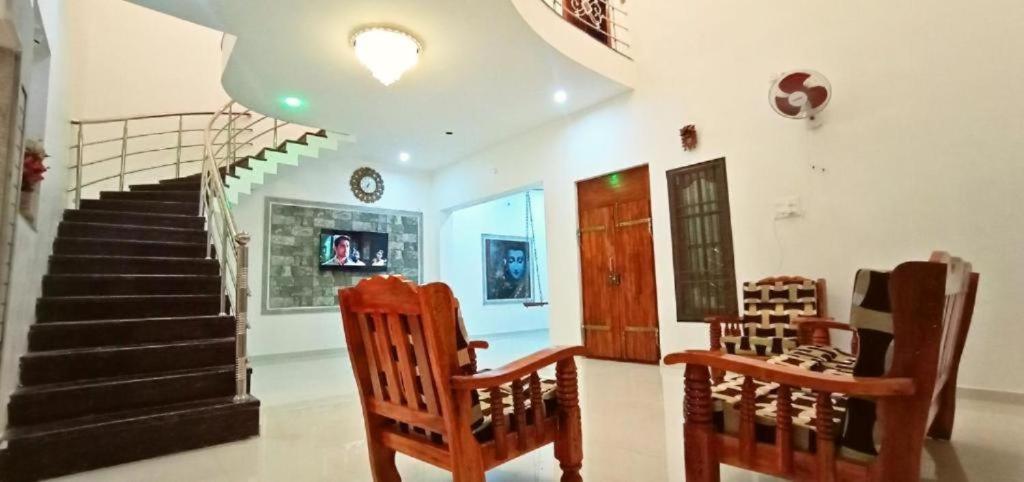 La Bay Luxury Beach Bungalow Puducherry Buitenkant foto