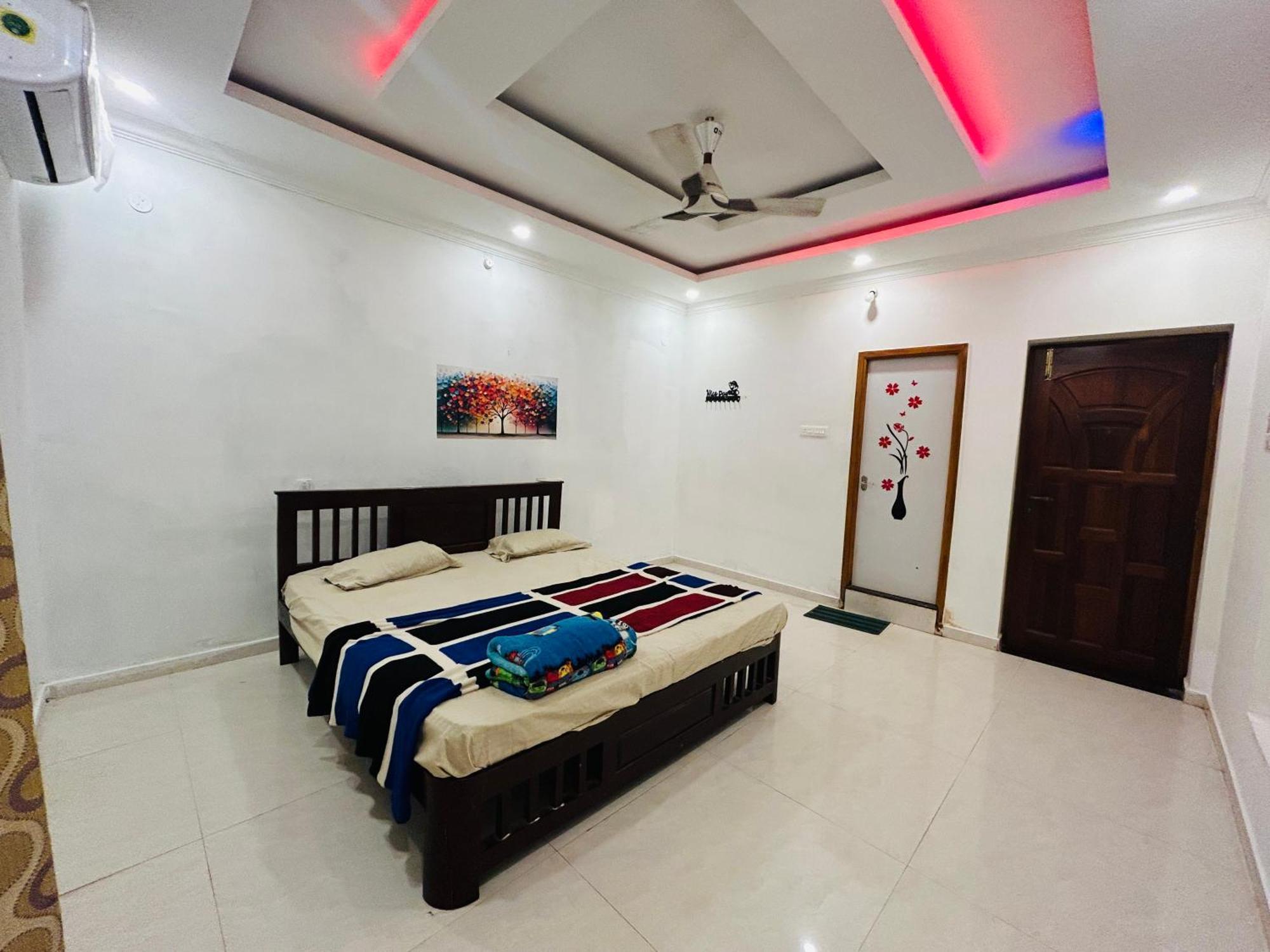 La Bay Luxury Beach Bungalow Puducherry Buitenkant foto